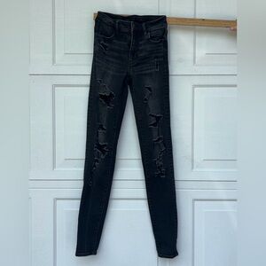 American Eagle Mid Rise Ripped Skinny Jeans

Size US 0 X-Long